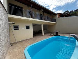 Casa de temporada em Lindoia - Com piscina e churrasqueira