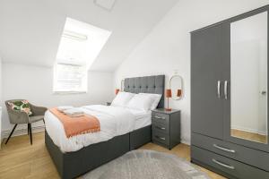 Modern Retreat - 3 Beds - Parking - Wifi - 15 mins to tube