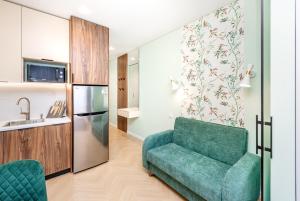 Black Sea Tower Apart 32