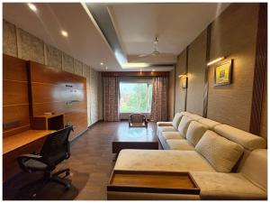 Private Beach Hotel Golden Palace with Swimming Pool in Puri