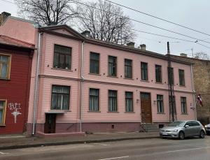 Parkview Apartment II Art & Design