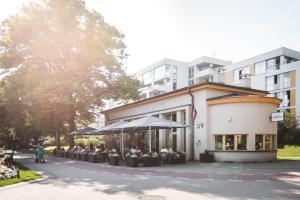 Parkview Apartment II Art & Design