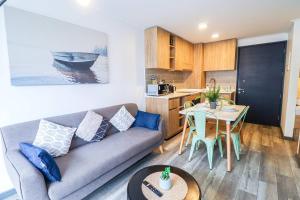 HOM I WiFi, Cerca del centro y de la Costanera