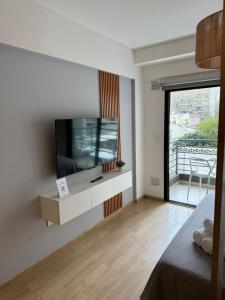 Hollywood Modern Vibe Apartment