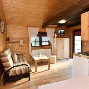 JŪROS NAMUKAS SU BASEINU keturiems Kunigiškiuose