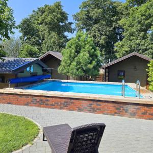 JŪROS NAMUKAS SU BASEINU keturiems Kunigiškiuose