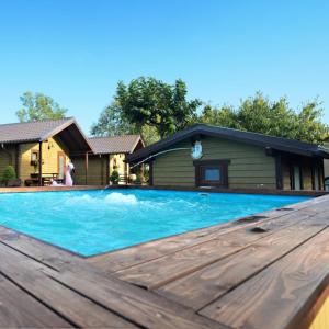 JŪROS NAMUKAS SU BASEINU keturiems Kunigiškiuose