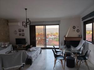 Avgerinos Ηome BREAKFAST BASKET COMPLIMENTARY