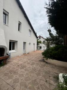 NEW 2 bedroom House 15mins from Paris by Train