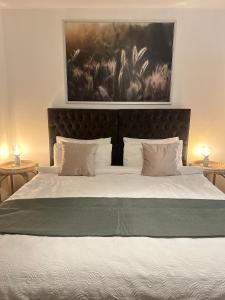 Bright & Stylish 2 bed Flat, Great Location