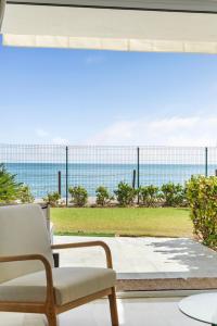 The loving hummingbird