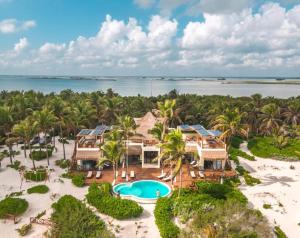 Playaakun Eco Villa 5br Private Beachfront Paradise TULUM -Sian Kaan