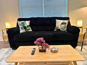 Well-Equipped 2BR Unit with Parking - GBay 301