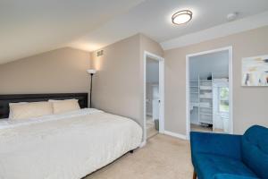 Cozy Full Home with Parking, 10min Walk to Bridge St