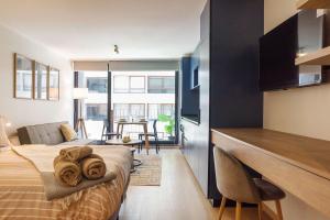 Chic Studio Retreat For 3 In Vibrant Las Condes