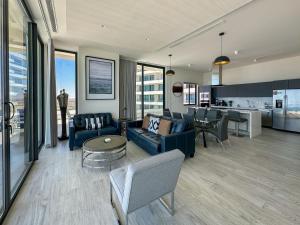 Waves & Views Luxury 3BR Oceanfront Condo