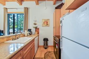 Comfort in the Sierras - Edelweiss 2BR - Kirkwood condo