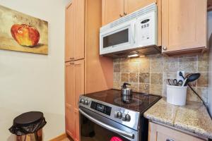 Comfort in the Sierras - Edelweiss 2BR - Kirkwood condo