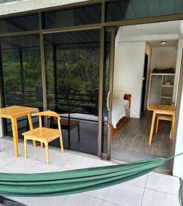 Sunset Bungalows & GH