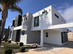 Luxurious & Modern House