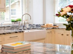 7 Bed in Tideswell 93808