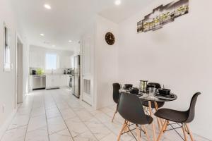 Twin Metroview Apartments I King Bed I FreeParking