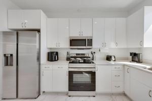 Twin Metroview Apartments I King Bed I FreeParking