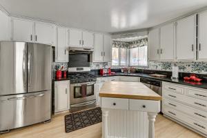 Swim, Ski and Explore Cabin in Green Valley Lake!