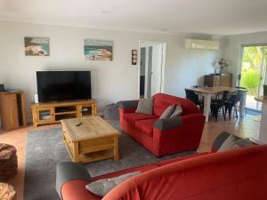 6 Wrights Close, Mallacoota