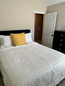 4 Bedrooms Private Backyard Smoke Room Garden Tub