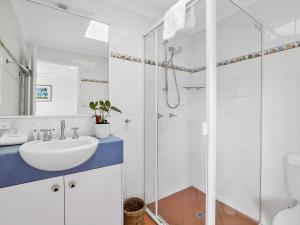 Sea Shapes Coastal Escape 3 Bed Apartment