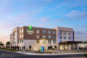Holiday Inn Express & Suites Fresno Airport by IHG - 3hvězdičkové hotely ve městě Fresno