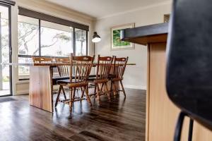 Allure " Absolute Waterfront " Family Friendly