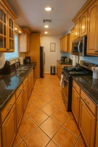 Stylish 3BR Getaway plus Pool