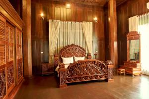 Heritage Village Resort