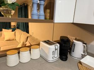 LuxeHaven at Tattershall Lakes Park with Hot Tub