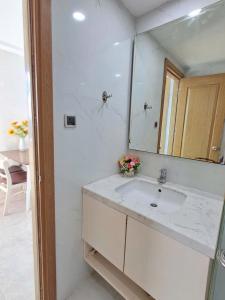 Apartment next to My Khe Beach - Căn hộ sát biển Mỹ Khê