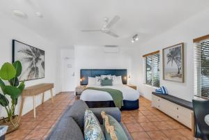 Ocean Outlook - Absolute Beachfront Studio