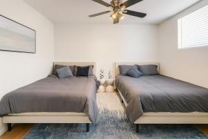 Modern Comfort near Universal