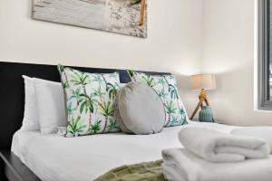 Modern 2BR Rockingham Retreat with Balcony