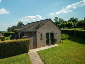 South Limburg Bungalow Near Tripoint