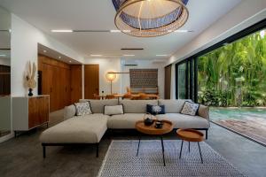 NEW Luxe BEACH villa I Soundproof windows I 9 meters pool I KIDS stay free