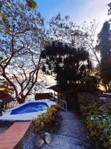 Vida Pacifica Resort & Hotel by RedDoorz