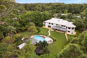 The Doonan House with pool and waterslide