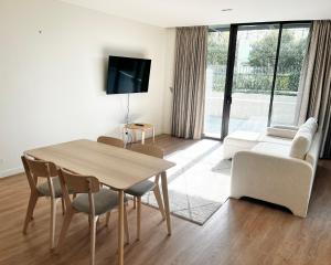 Luxury 2BR Docklands Bright&Modern Covered Parking