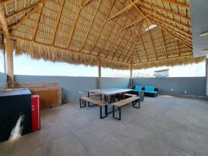 Private house with two pools for up to 25 people