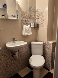 Central 1BR Apartment Near Cathedral