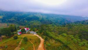 Hideaway Trails Ella