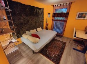 Zimmer oberhalb einer Schokoladenfabrik