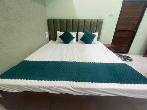 Hotel S S A